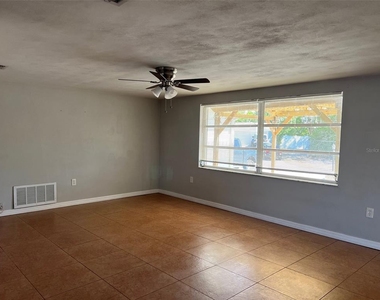 7835 Arbordale Drive - Photo Thumbnail 13