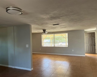 7835 Arbordale Drive - Photo Thumbnail 6