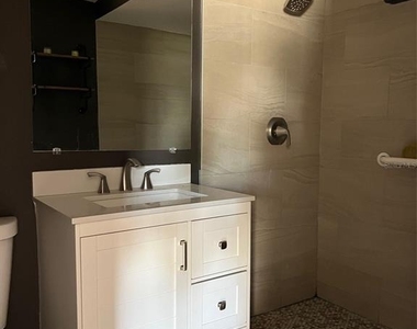 7835 Arbordale Drive - Photo Thumbnail 12