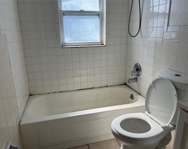 7835 Arbordale Drive - Photo Thumbnail 20