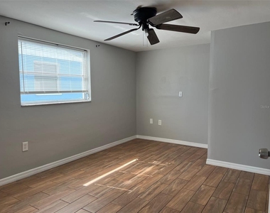 7835 Arbordale Drive - Photo Thumbnail 18