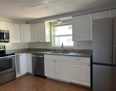 7835 Arbordale Drive - Photo Thumbnail 5