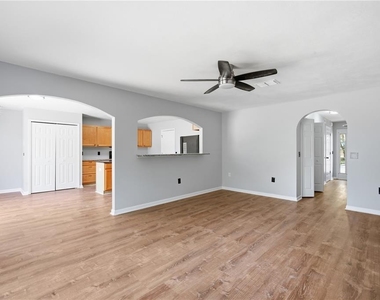 11535 Ivy Flower Loop - Photo Thumbnail 7