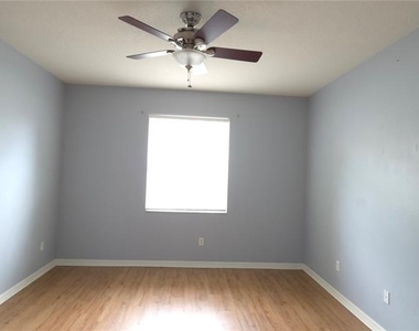 1115 Fennel Green Drive - Photo Thumbnail 14