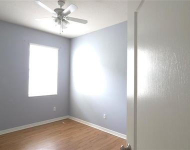 1115 Fennel Green Drive - Photo Thumbnail 19