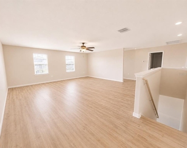 5462 Grays Harbor Court - Photo Thumbnail 11