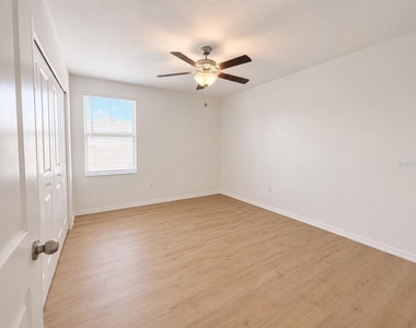 5462 Grays Harbor Court - Photo Thumbnail 15