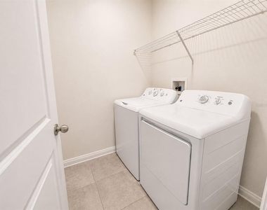 5462 Grays Harbor Court - Photo Thumbnail 9