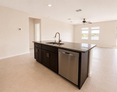 5462 Grays Harbor Court - Photo Thumbnail 6