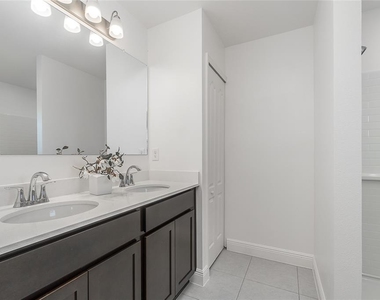 32123 Pond Apple Bend - Photo Thumbnail 24