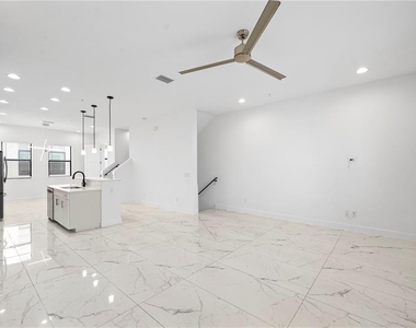 1332 W Gray Street - Photo Thumbnail 10