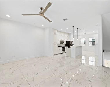 1332 W Gray Street - Photo Thumbnail 9