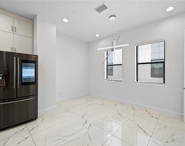 1332 W Gray Street - Photo Thumbnail 13