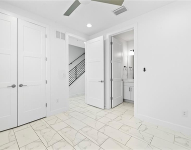 1332 W Gray Street - Photo Thumbnail 6