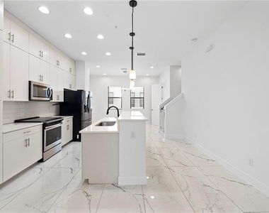1332 W Gray Street - Photo Thumbnail 15