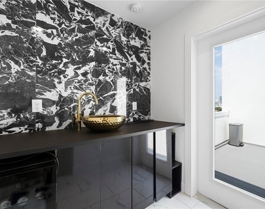 1332 W Gray Street - Photo Thumbnail 32