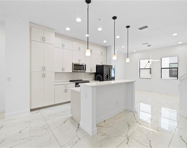 1332 W Gray Street - Photo Thumbnail 19