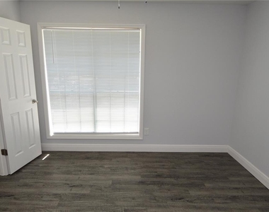 8633 Fancy Finch Drive - Photo Thumbnail 25