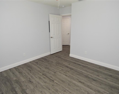 8633 Fancy Finch Drive - Photo Thumbnail 32