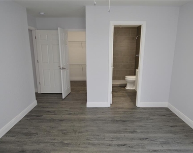 8633 Fancy Finch Drive - Photo Thumbnail 18