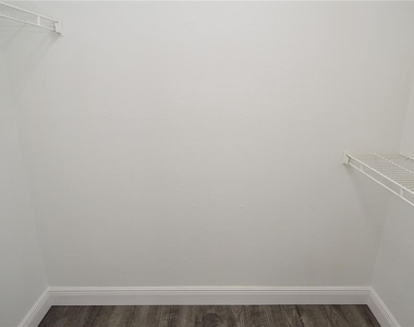 8633 Fancy Finch Drive - Photo Thumbnail 28