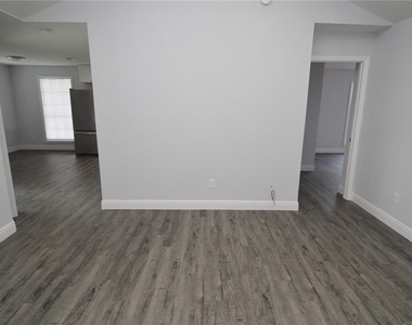 8633 Fancy Finch Drive - Photo Thumbnail 8