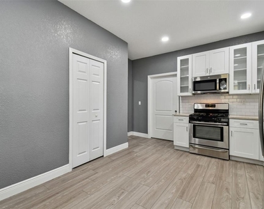 6810 N Navin Avenue - Photo Thumbnail 53