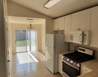 11106 Havasu Court - Photo Thumbnail 5
