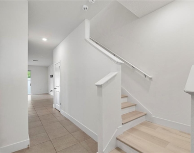 2878 Suncoast Plains Drive - Photo Thumbnail 18