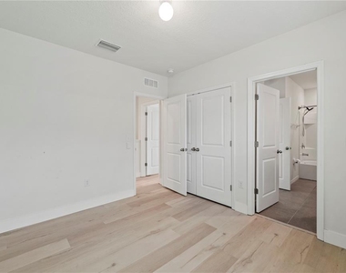 2878 Suncoast Plains Drive - Photo Thumbnail 34
