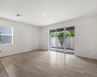 2878 Suncoast Plains Drive - Photo Thumbnail 21