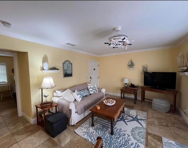 5164 Beach Drive Se - Photo Thumbnail 2