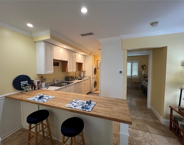 5164 Beach Drive Se - Photo Thumbnail 11