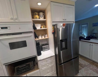 5164 Beach Drive Se - Photo Thumbnail 3