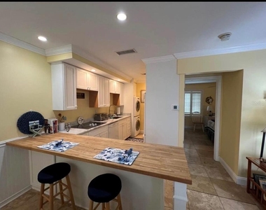 5164 Beach Drive Se - Photo Thumbnail 8