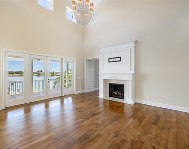 821 Bay Point Drive - Photo Thumbnail 5