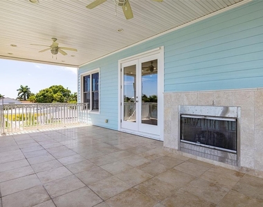 821 Bay Point Drive - Photo Thumbnail 18