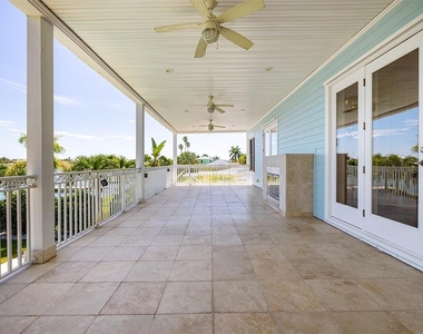 821 Bay Point Drive - Photo Thumbnail 16
