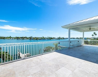 821 Bay Point Drive - Photo Thumbnail 38