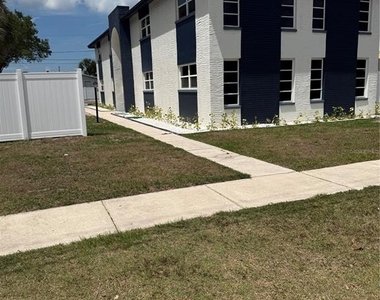 439 76th Avenue N - Photo Thumbnail 12