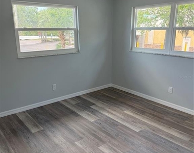439 76th Avenue N - Photo Thumbnail 6