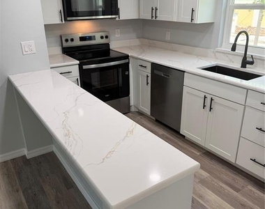 439 76th Avenue N - Photo Thumbnail 2