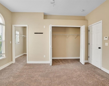 3102 Toscana Circle - Photo Thumbnail 25
