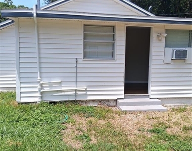 1123 15th Avenue Nw - Photo Thumbnail 1