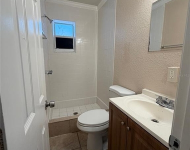 1015 Vine Avenue - Photo Thumbnail 6