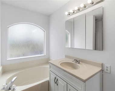 1271 Sandestin Way - Photo Thumbnail 14