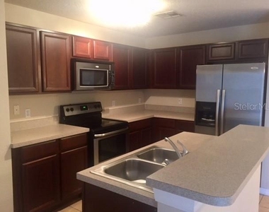 322 Artisan Street - Photo Thumbnail 4