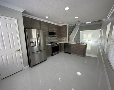 917 Waterside Lane - Photo Thumbnail 15