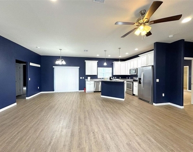 167 N Independence Highway - Photo Thumbnail 4