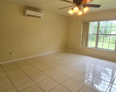 15209 Sw 46 Circle - Photo Thumbnail 3